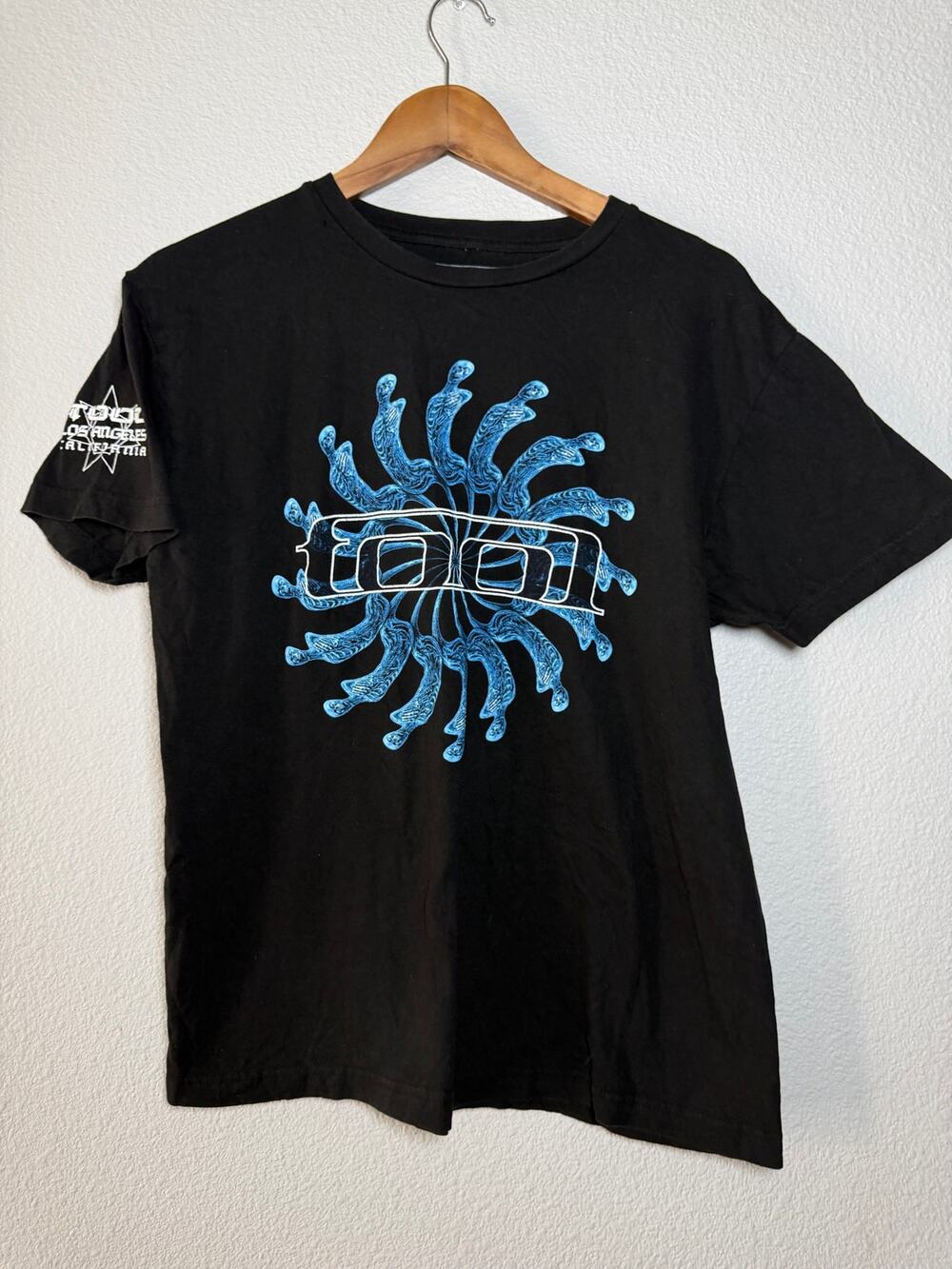 Tool Los Angeles California Black Graphic Band T-Shirt Blue Sun Logo Men’s M